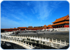 Platz vor der "Halle der höchsten Harmonie" im Kaiserpalast in Beijing